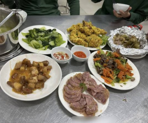 Cận cảnh 'cơm nhà' 5 món của các chiến sĩ tham gia diễu binh, diễu hành 30/4