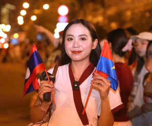 Hot TikToker Lào dành tiền đến TPHCM, chờ xem diễu binh từ 2h sáng