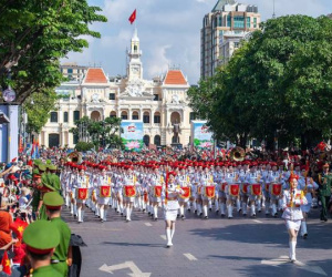 Diễu binh, diễu hành kỷ niệm 30/4 khác duyệt binh như thế nào?
