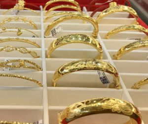 Giá vàng tăng mạnh trở lại, vượt mốc 120 triệu đồng/lượng