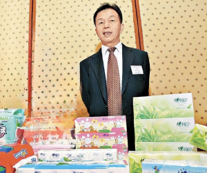 Cậu bé nghèo ngủ trên sàn nhà thờ họ, trở thành tỷ phú nhờ món hàng đặc biệt