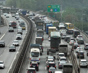 Cao tốc Pháp Vân - Cầu Giẽ ùn tắc 5km ngày đầu nghỉ lễ