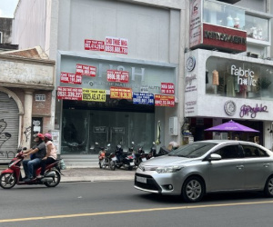 Chuyện gì đang xảy ra với mặt bằng nhà phố trung tâm Tp.HCM?