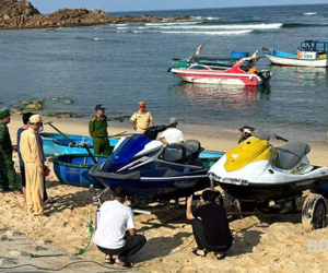 Mô tô nước mất lái, 1 cháu nhỏ tử vong, 3 người bị thương