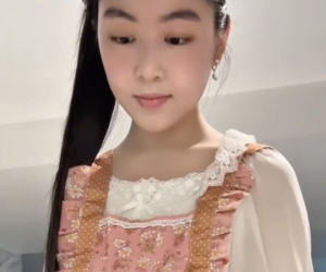 Clip phơi bày cuộc sống của Lọ Lem bên trong biệt thự, ái nữ hào môn tự tay làm 2 việc ai nhìn cũng 'wow'!