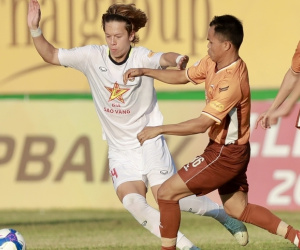 Sao Việt kiều giá 4,5 tỷ đồng thăng hoa với thống kê 'khủng', 2 đại gia V.League ngấp nghé 'gạ gẫm'