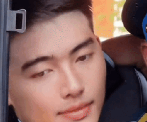 Ảnh ngoài đời và chuyện tình cảm của khối trưởng điển trai đang cực hot