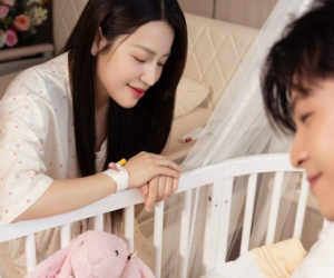 Những hình ảnh đầu tiên của em bé Vbiz vừa chào đời là con của cặp đôi đình đám đang 'gây sốt' mạng xã hội