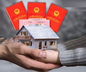 Năm 2025, cha mẹ muốn sang tên sổ đỏ cho con nhất định phải biết những quy định này: Cần làm gì, mất phí bao nhiêu?