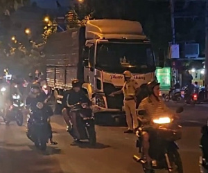 TP HCM: Tai nạn thảm khốc ở quận 12, một phụ nữ tử vong dưới bánh xe tải