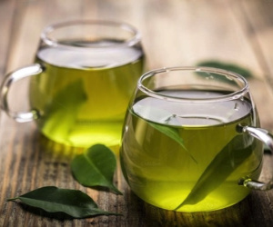 Tại sao không nên dùng nước sôi 100 độ C để pha trà xanh?