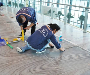 Nhà ga T3 Tân Sơn Nhất vừa khánh thành đã hở gạch lát sàn, nhà thầu nói gì?