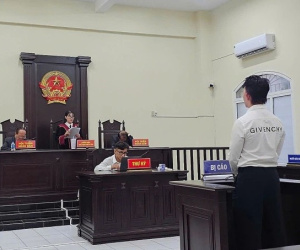 Quản lý nhà hàng điều nhiều nam nhân viên đi 'sex tour' với khách
