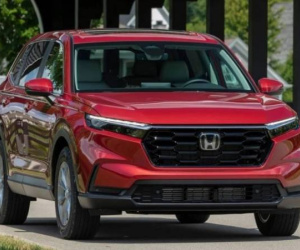 Giá lăn bánh Honda CR-V đang siêu rẻ cuối tháng 5/2025, quyết lật đổ sự thống trị của Mazda CX-5