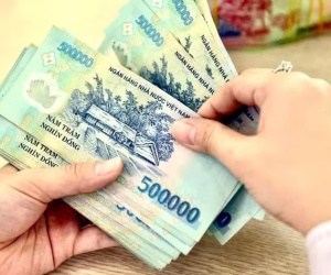 Bộ Nội vụ đề xuất mức lương tối thiểu vùng của 34 tỉnh, thành sau sáp nhập