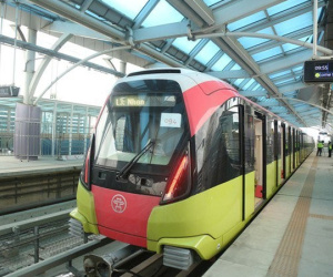 Sự cố khiến metro Nhổn - Cầu Giấy bất ngờ dừng đột ngột, phát thanh liên tục trấn an hành khách