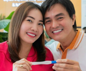 Tài tử Vbiz thông báo có con đầu lòng ở tuổi 50 sau gần một thập kỷ mong chờ