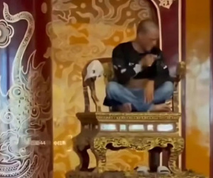 Kẻ xông vào Điện Thái Hòa, đập phá ngai vàng triều Nguyễn có dấu hiệu tâm thần thì có miễn phạt?
