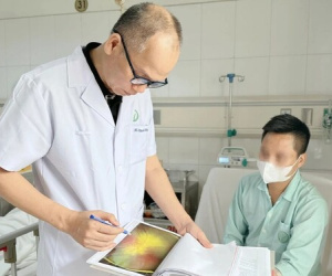 Mù mắt trái sau tiêm filler xóa nhăn trán tại spa tư nhân