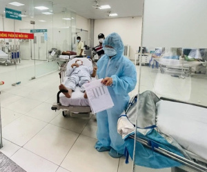 COVID-19 bất ngờ 'trỗi dậy' tại TP.HCM: Số ca mắc tăng gấp 3, đã có 2 ca tử vong