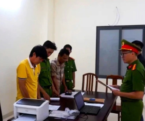 Sốc: 2 Huấn luyện viên bóng đá bị bắt vì 'ăn chặn' tiền công của vận động viên