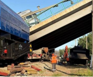 Thảm kịch kép sập cầu ở Nga bị nghi có âm mưu phá hoại đằng sau