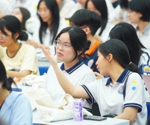 Một loạt trường đại học 'khai tử' khối C00 cận kề ngày thi, Bộ GD&ĐT yêu cầu điều chỉnh