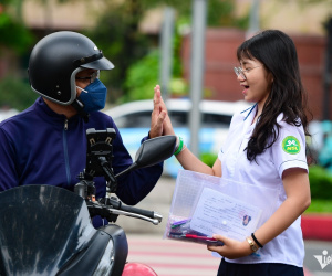 Thí sinh thi lớp 10 TPHCM tự tin: 'Em lấy 9 điểm Toán thôi'