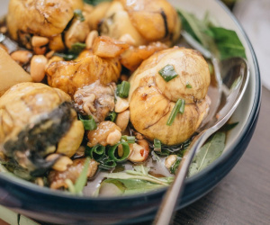 3 không khi ăn trứng vịt lộn