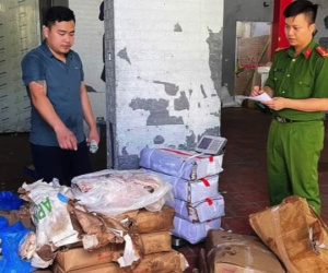 Cảnh sát phát hiện gần 9 tấn thịt đông lạnh không rõ nguồn gốc ở Ninh Bình