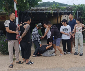 4 người nước ngoài xịt hơi cay, cướp ô tô trên cao tốc Bắc - Nam