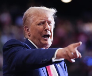Ông Trump cảnh báo Iran hành động 'trước khi quá muộn'