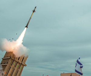 Israel tấn công phủ đầu Iran, Mỹ không hỗ trợ quân sự