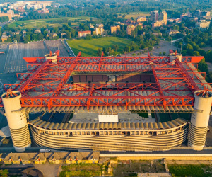 Bất ngờ với sân vận động San Siro 99 tuổi của hai đội bóng thành Milan
