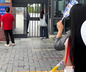 Thí sinh đi muộn không được vào trường thi, số phút đến muộn khiến dân tình tranh cãi 'ỏm tỏi': Công bằng hay quá tàn nhẫn!