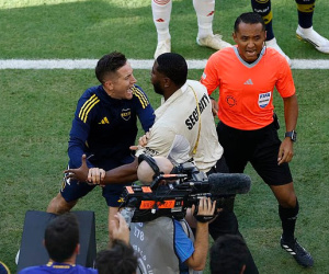 3 thẻ đỏ trong trận đấu FIFA Club World Cup