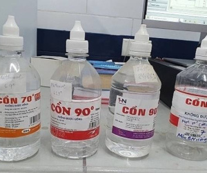 Cồn y tế giả khiến nhiều người ngộ độc, tổn thương não