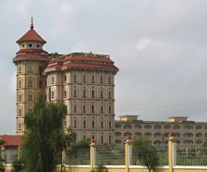 Trường Đại học Hà Hoa Tiên bị đình chỉ đào tạo