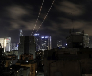 Iran cảnh báo Mỹ không 'nhúng tay' vào cuộc xung đột với Israel