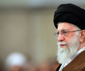 Lãnh tụ tối cao Iran đáp trả mạnh mẽ tuyên bố của ông Trump