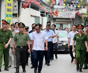 Giám đốc Công an Hà Nội thân chinh kiểm tra thực tế tình hình sản xuất, kinh doanh tại thủ phủ La Phù