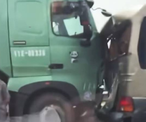 Tai nạn liên hoàn giữa 5 xe ô tô trên cao tốc Cao Bồ - Mai Sơn