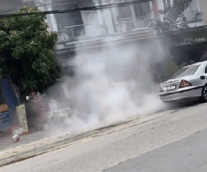 VIDEO: Tài xế Xpander dùng xe mình 'ghìm' xe Mercedes có tài xế bất tỉnh trên ghế lái