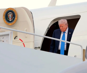 Sau một cuộc gọi, ông Trump hạ lệnh ném bom Iran ngay trên trực thăng
