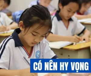 2 chữ đang khiến nhiều cha mẹ Hà Nội đứng ngồi không yên lúc này: Chờ cầu may hay tìm đường khác?