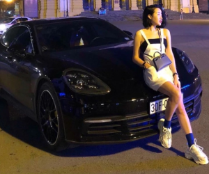 'Hot mom' Cún Bông từng khoe dàn xe đắt tiền trước khi bị bắt: Có cả Ferrari, Porsche, trị giá ước tính hàng chục tỷ đồng