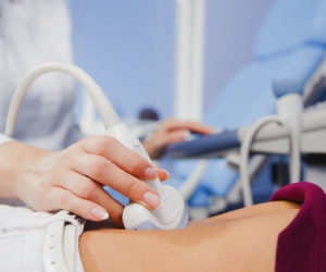 Người đàn ông Hà Nội có gan 'cứng đơ' vì uống 1 loại nước, bác sĩ cảnh báo nóng