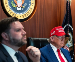 Nóng: Tổng thống Donald Trump tuyên bố Iran, Israel đồng ý ngừng bắn