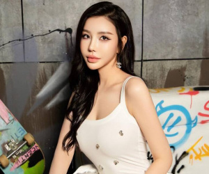 Hoa hậu Lam Cúc bất ngờ khoá sạch mạng xã hội