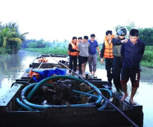Triệt phá đường dây khai thác cát trái phép trên sông Đồng Nai